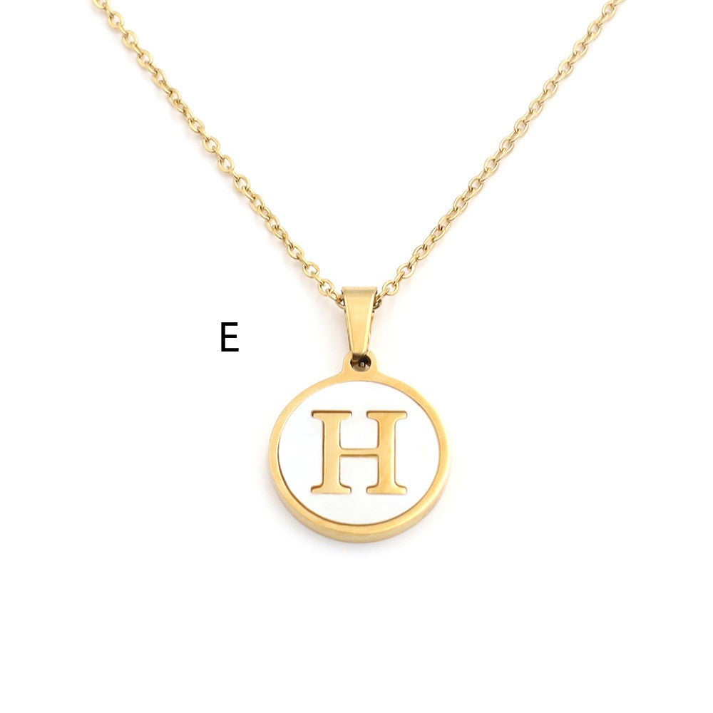 Halsketten mit Initialen